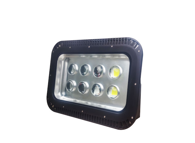 ĐÈN LED PHA THẤU KÍNH 400W